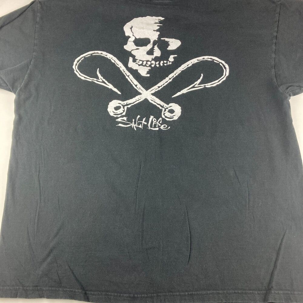 Salt Life Shirt Mens XL Skull Crossed Fish Hooks Black Graphic Tee Faded